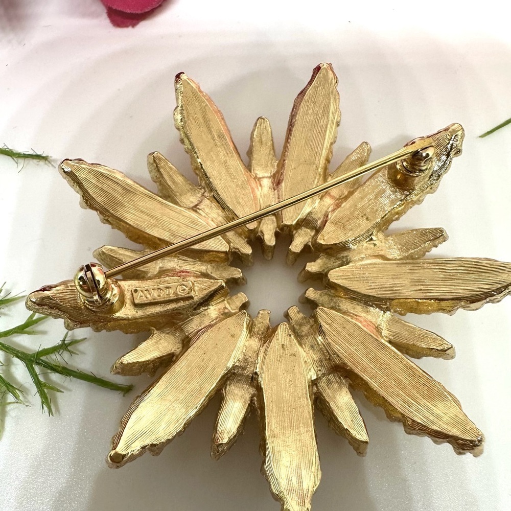 VINTAGE⚜️RARE Golden Sunburst AVON Brooch - Picture 5 of 6